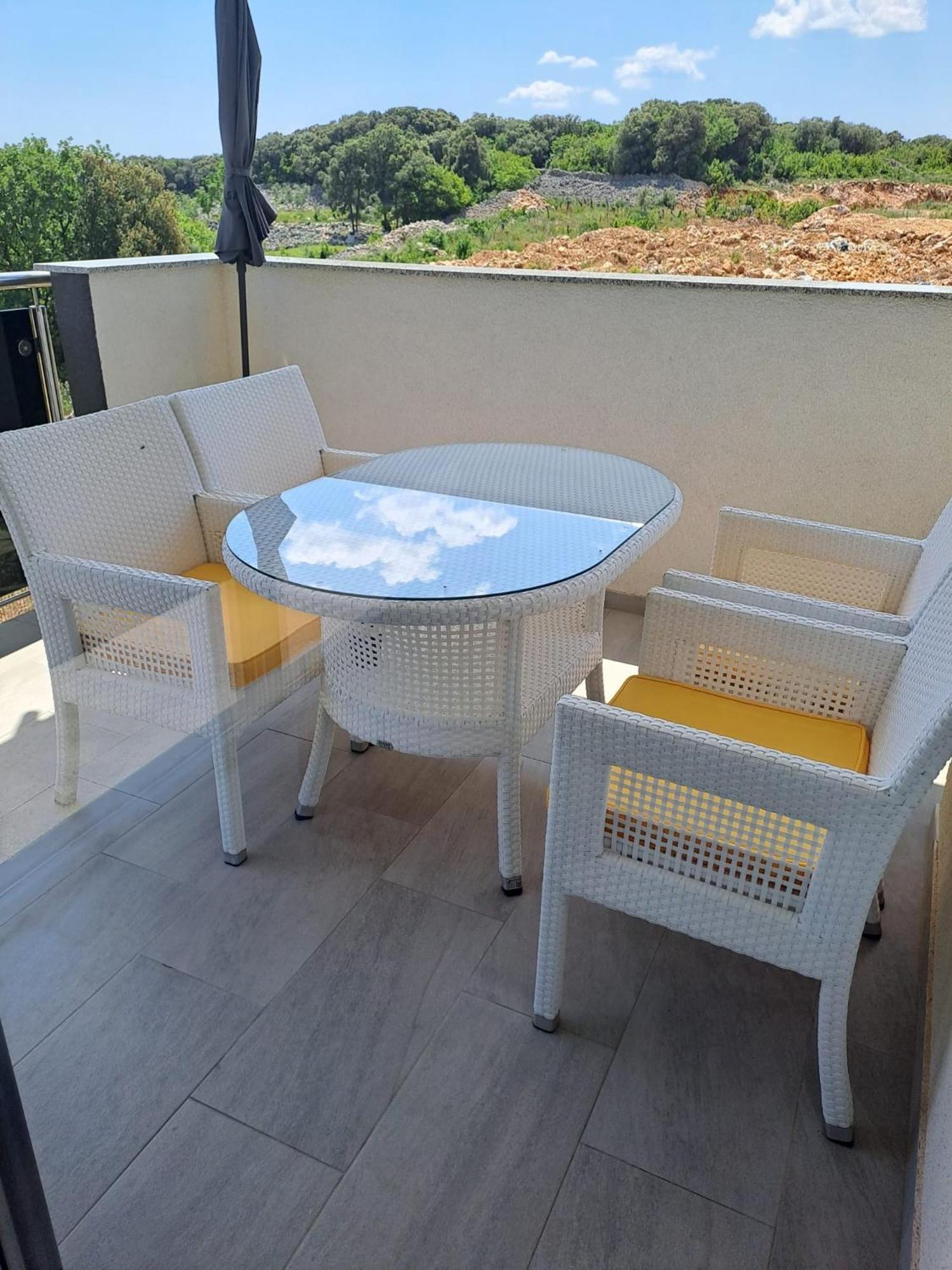 Black&white 1 Apartment Krk Town